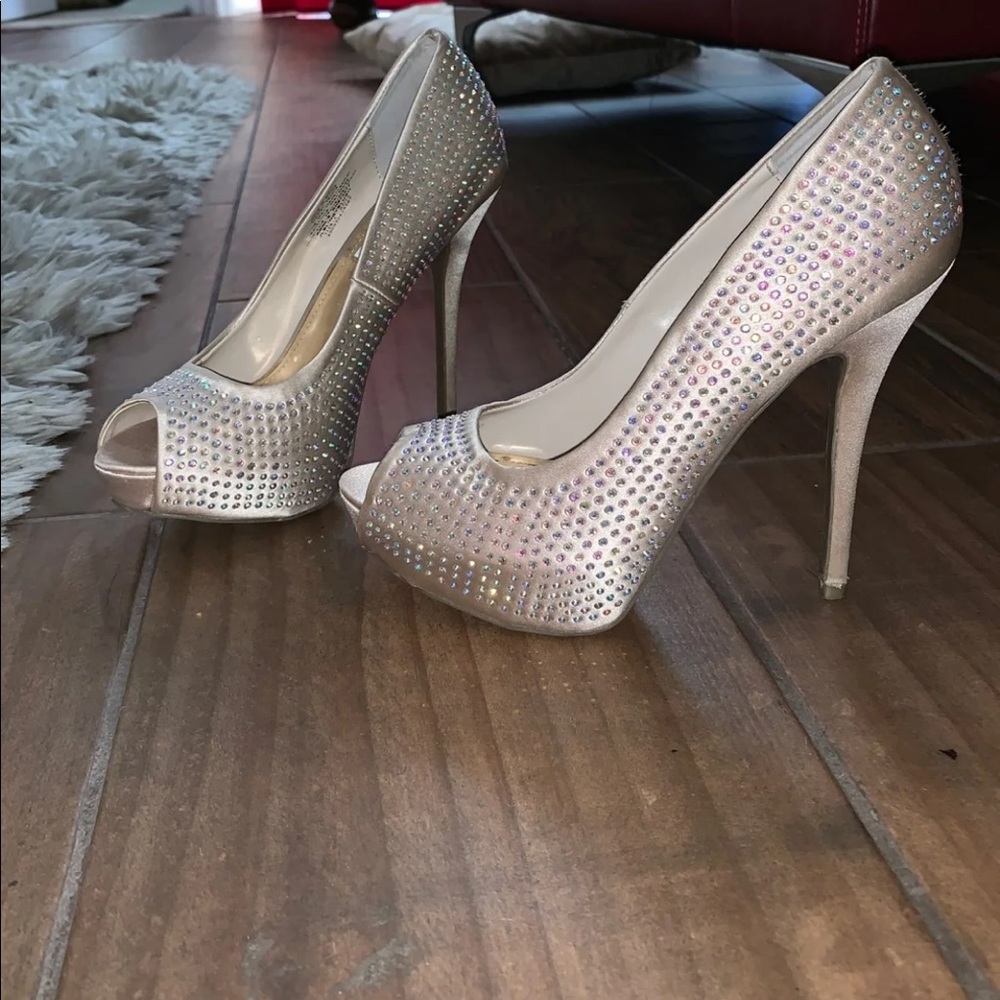 Heels - Picture 3 of 8